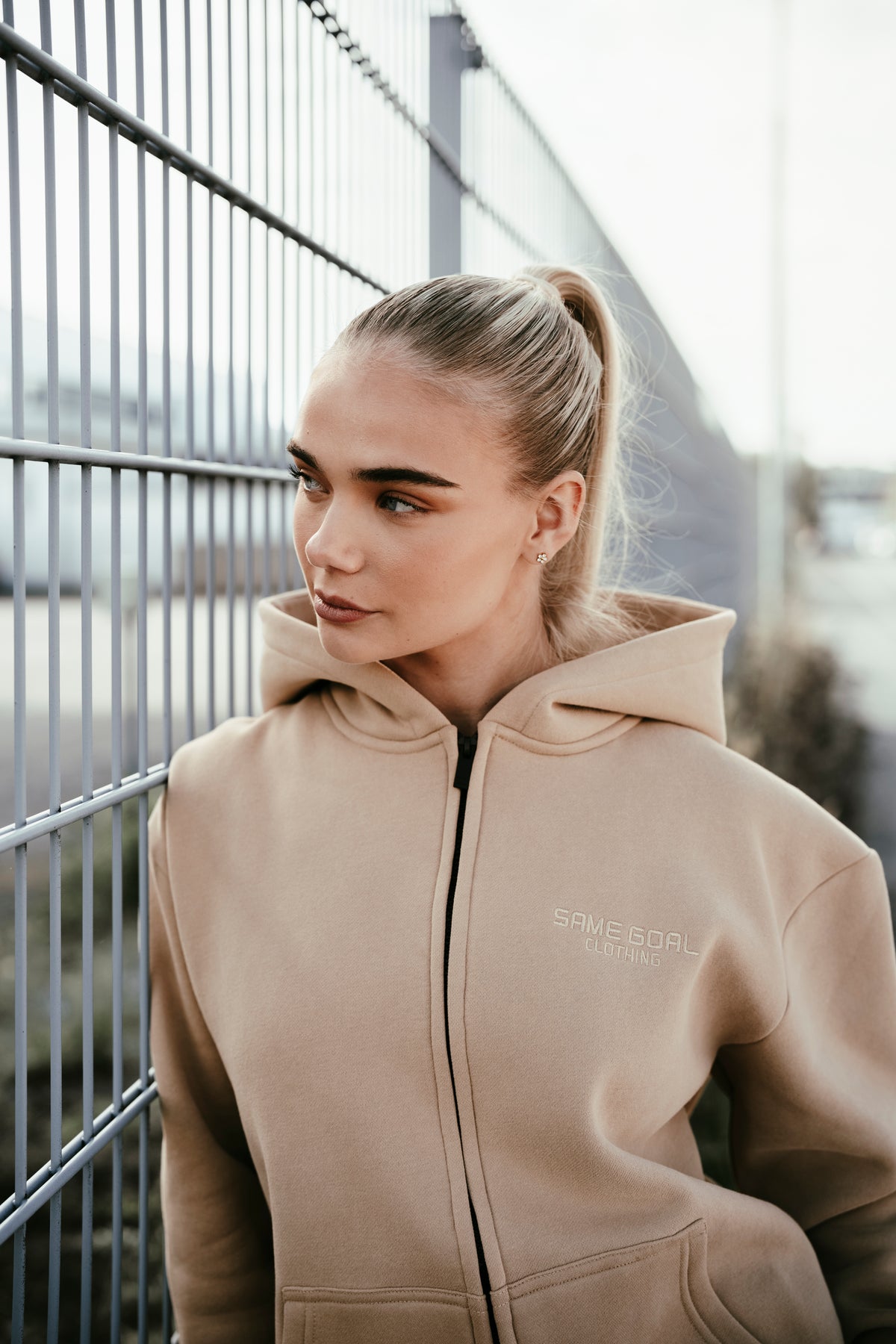 Heavy oversize vetoketjuhuppari beige